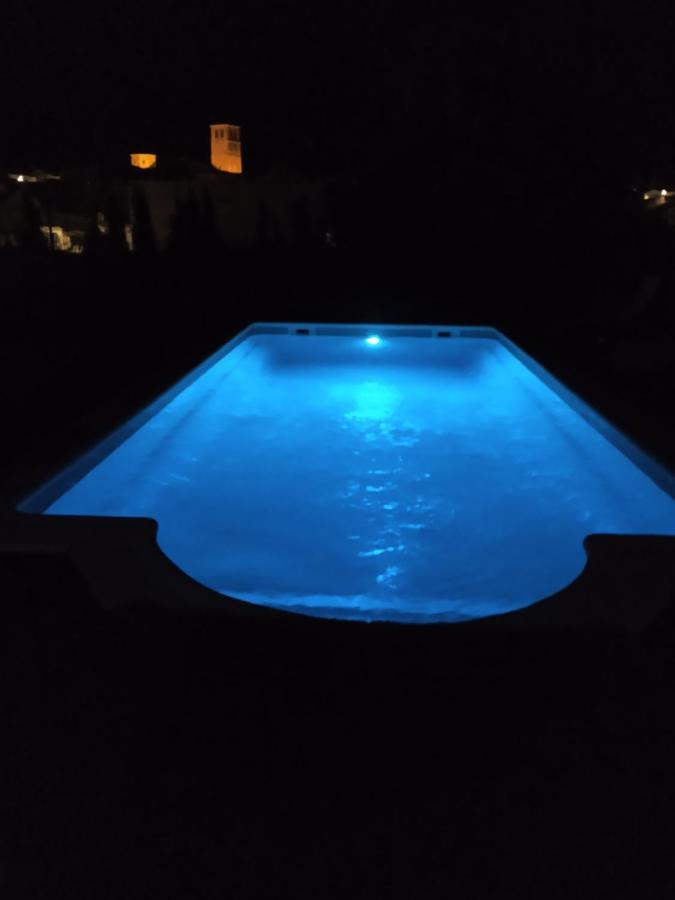 Villa Rural Con Amplia Piscina Campillo de Altobuey Luaran gambar