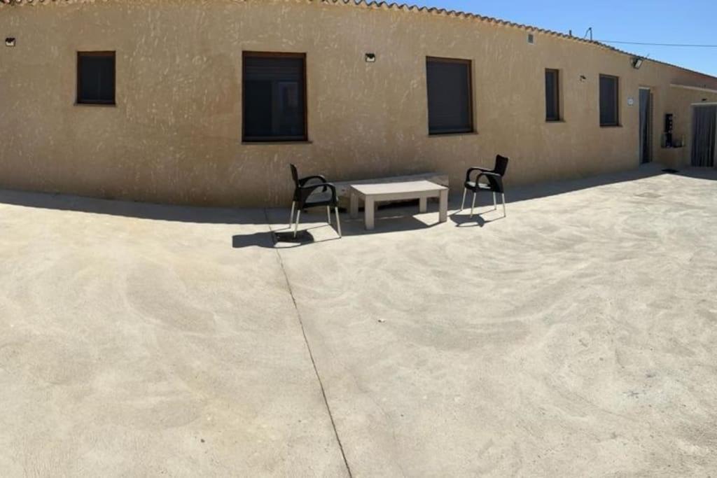 Villa Rural Con Amplia Piscina Campillo de Altobuey Luaran gambar
